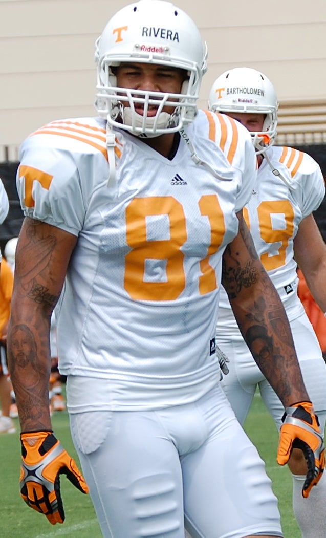 Mychal Rivera hopes to be quietly effective at tight end for Tennessee