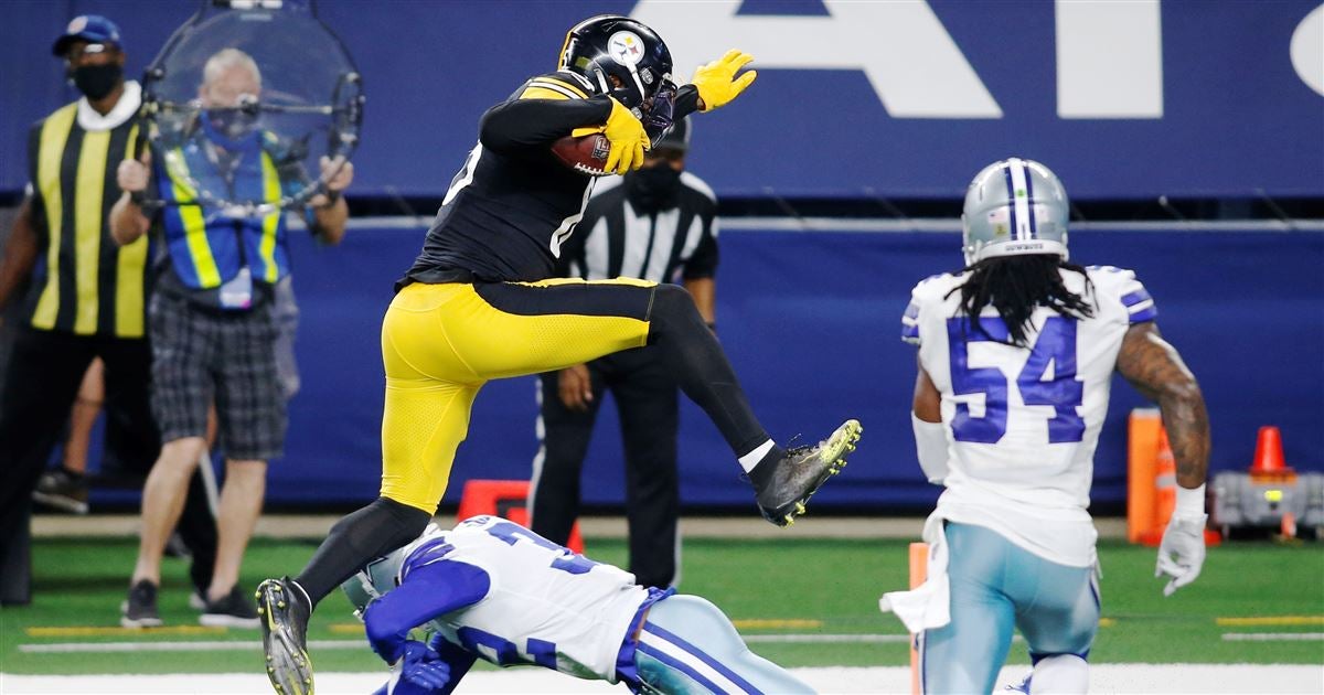 Pittsburgh Steelers rally past the Dallas Cowboys to remain