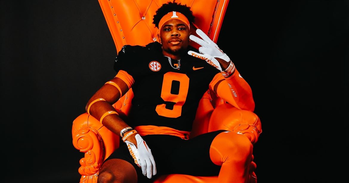 Elite edge rusher Chandavian Bradley signs with Vols
