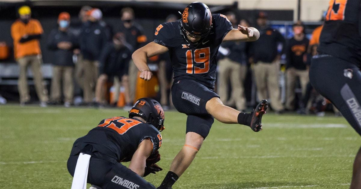 Alex Hale named to Lou Groza Award Watch List