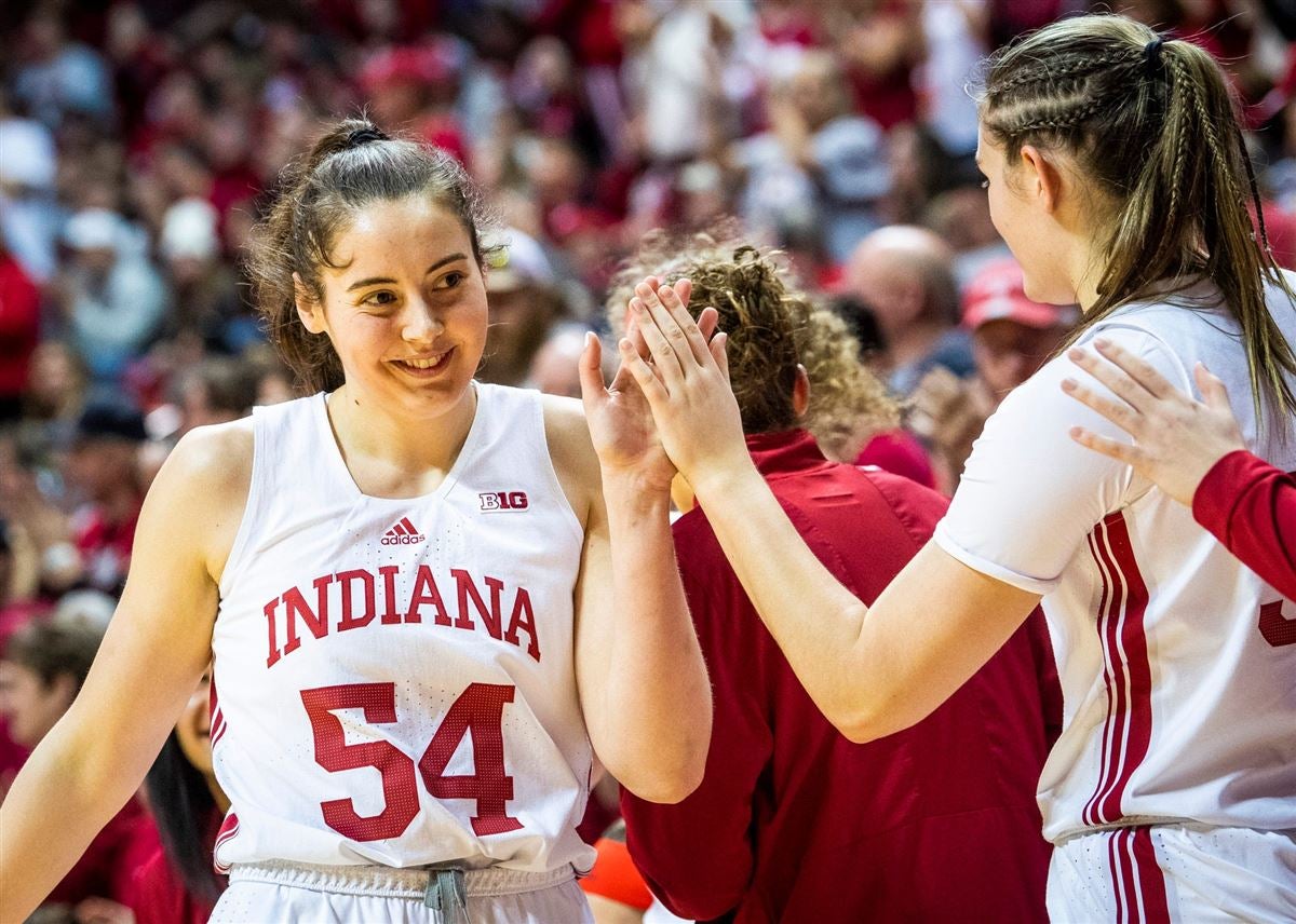 IU women's basketball star Mackenzie Holmes named to Wooden Award