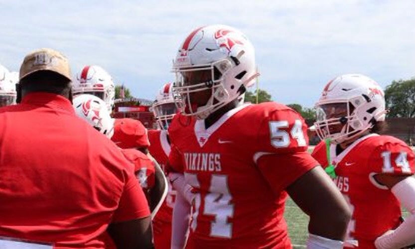 Illini, Kansas first P5 offers for 2025 Illinois DL Cameron Brooks 
