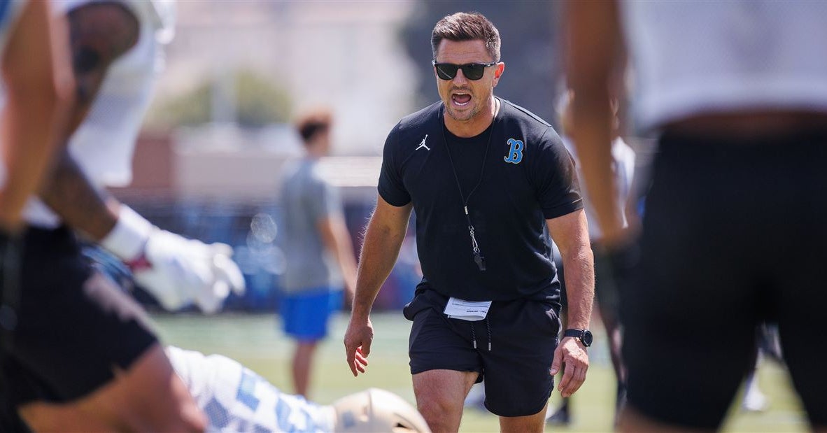 UCLA football VIP practice observations on offense: Bruins evaluate a different center with Nico Iamaleava