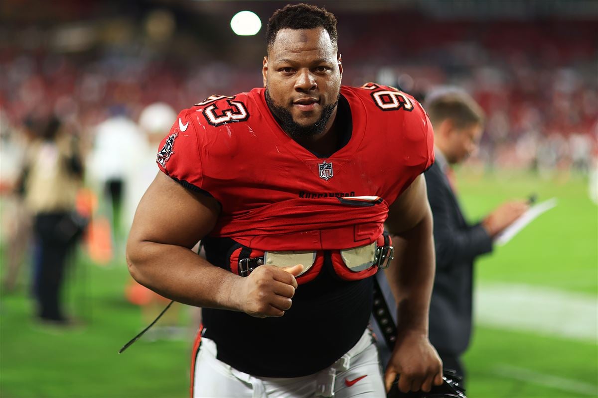 Ndamukong Suh Nebraska Huskers Unsigned On-Field Photograph