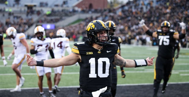 Iowa Football: What Tim Lester Said About The Iowa Offense, 2026 ...