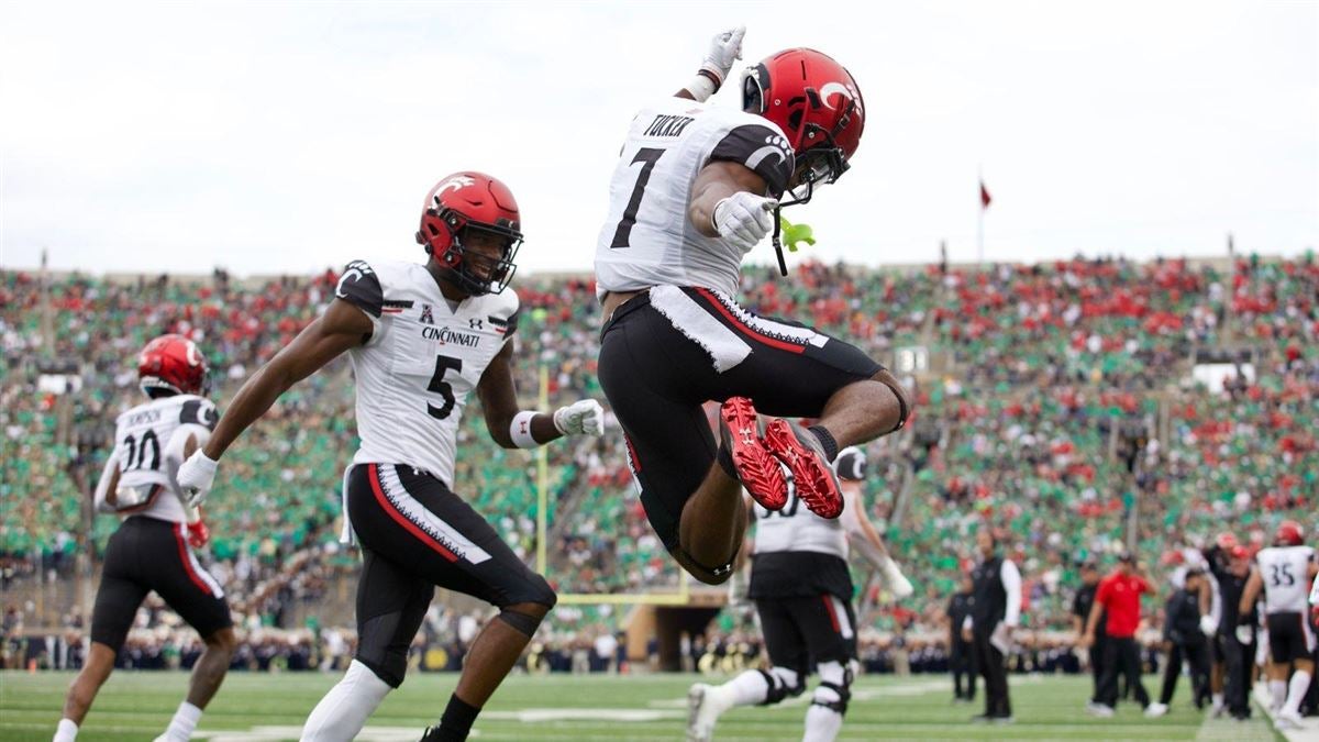 Desmond Ridder, No. 7 Cincinnati beat No. 9 Notre Dame 24-13