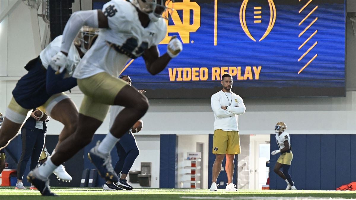 WATCH: Jerome Bettis gives fiery speech to Notre Dame football team