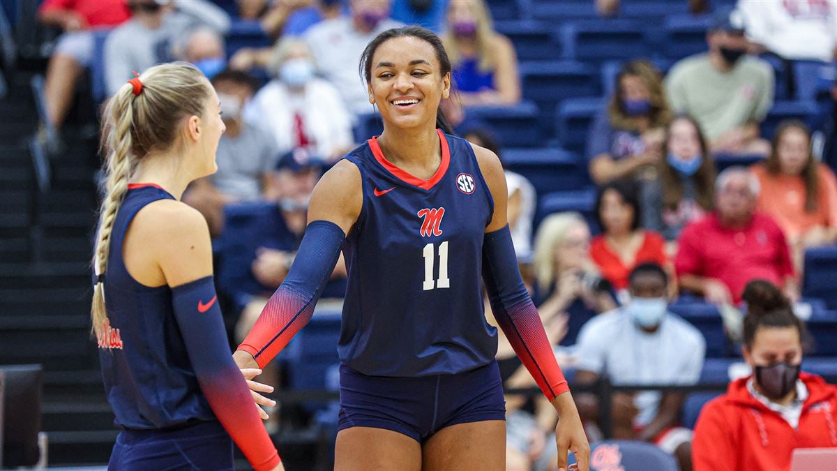 Ole Miss Volleyballs Coaching Staff Meet The Team - 7iq9dw7
