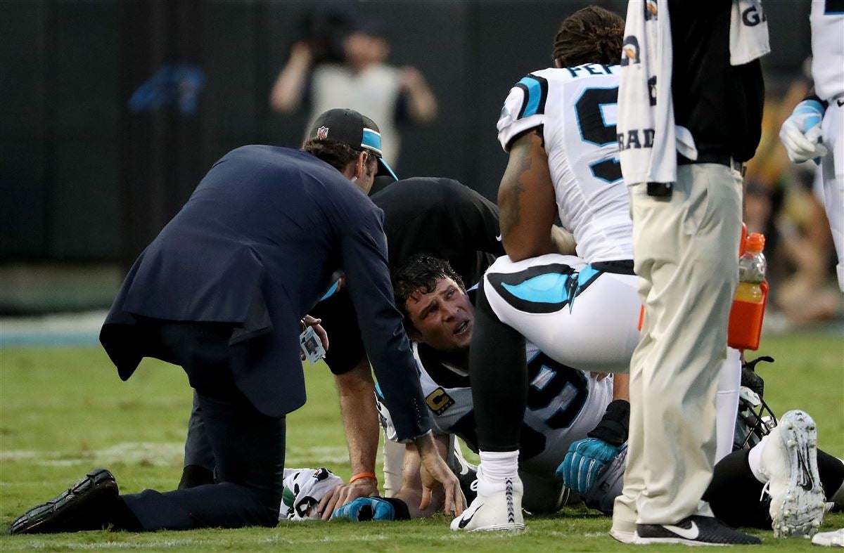 Report: Luke Kuechly hyperextended knee in win over Cowboys