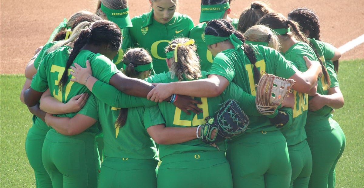 Oregon softball finalizes roster with addition of five players