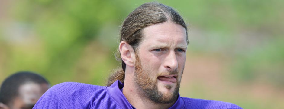 Vikings' Brian Robison Chops Hair For Charity - CBS Minnesota