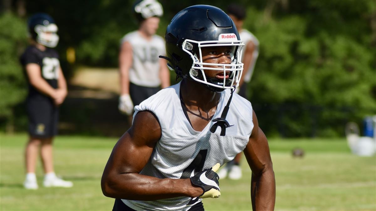 2026 WR Ryan Mosley takes in Louisville's spring practice