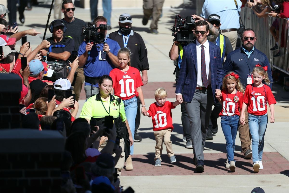 Ole Miss announces festivities celebrating Eli Manning; Former QB to Lead  Team through Walk of Champions - The Rebel Walk