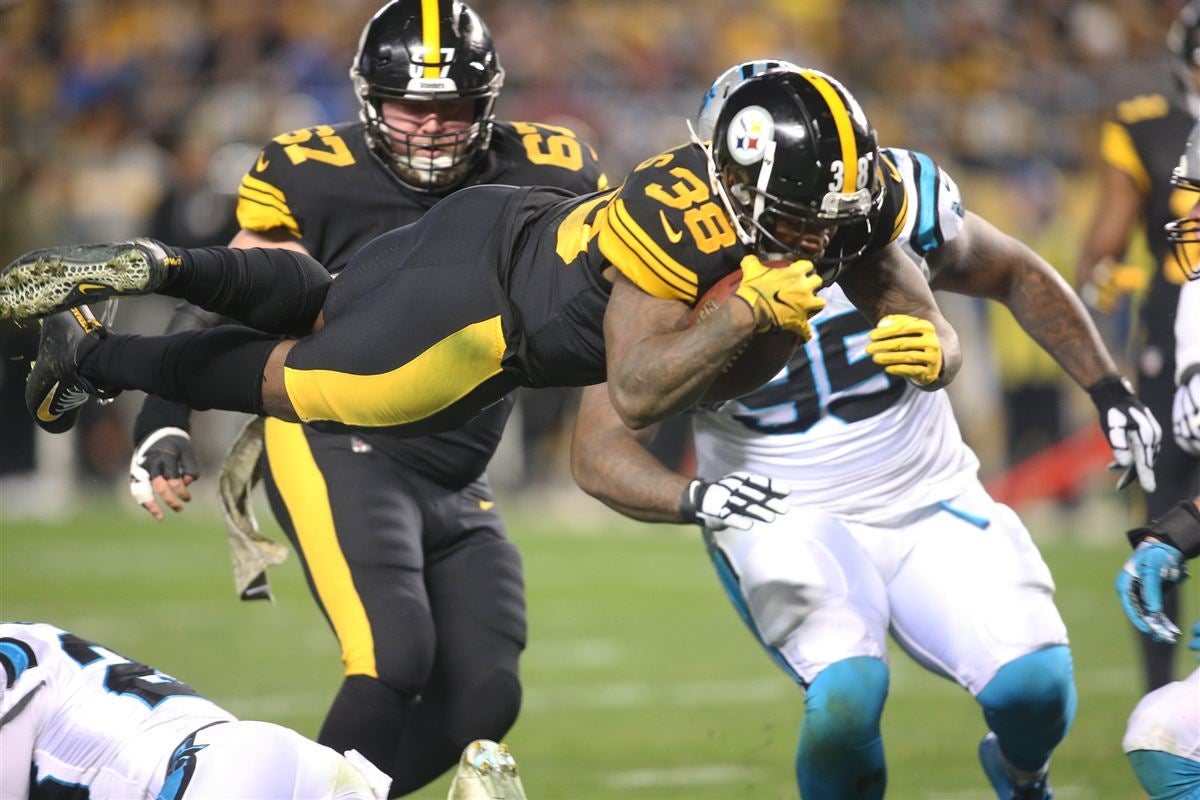 Roethlisberger throws 4 TDs, Steelers drill Titans 40-17