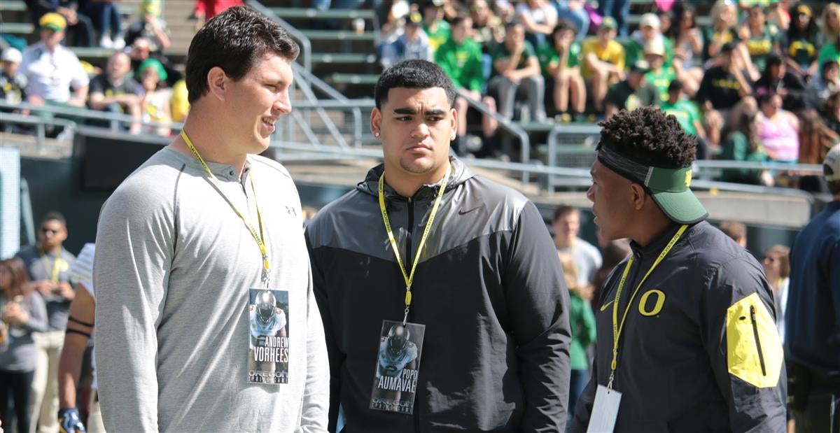 Oregon staff talks with key commit