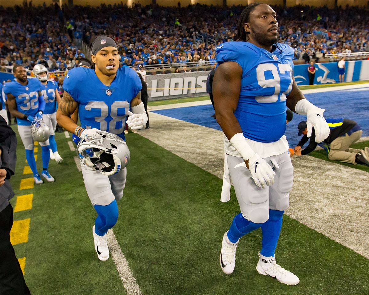 Ricky Jean Francois called deal with Lions 'fake news.' Now he's back in  Detroit. 