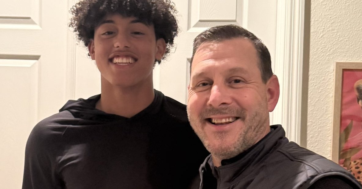 Iowa Football: Tim Lester Offers 2027 Three-Star QB Davin Davidson