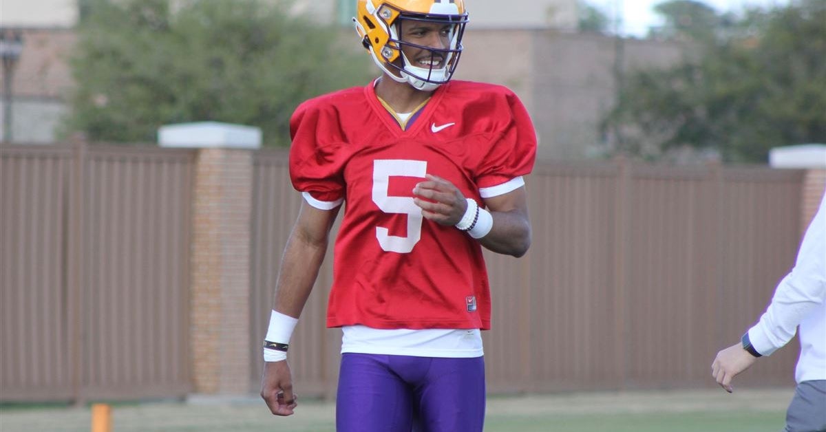 Jayden Daniels reacts to ex-Arizona State football teammates trashing locker after QB entered transfer portal