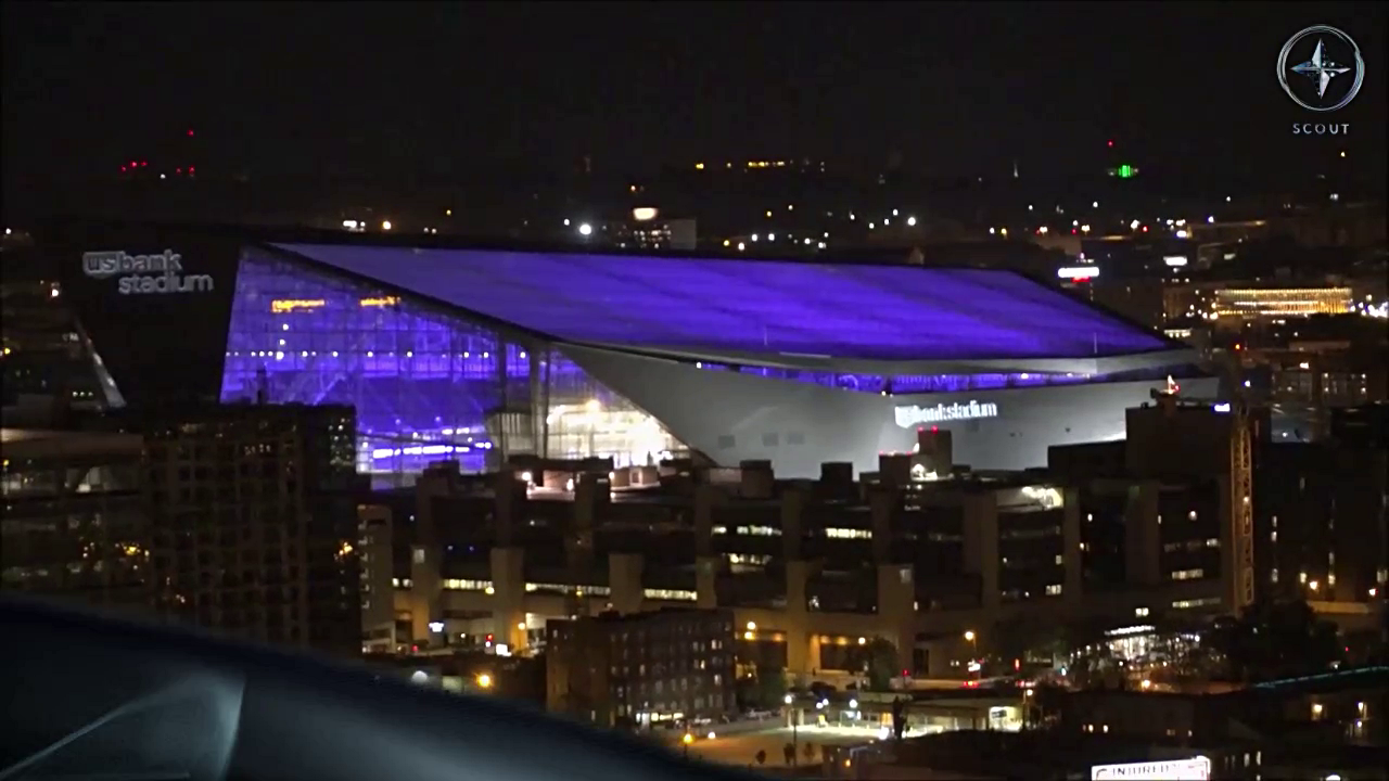 Colossus of 'whoas': Vikings open U.S. Bank Stadium