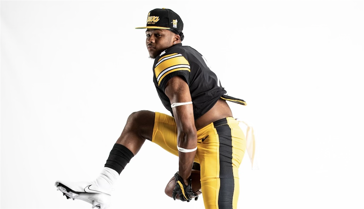 BREAKING: Three-star running back Terrell Washington Jr. commits to Iowa - Vimarsana News