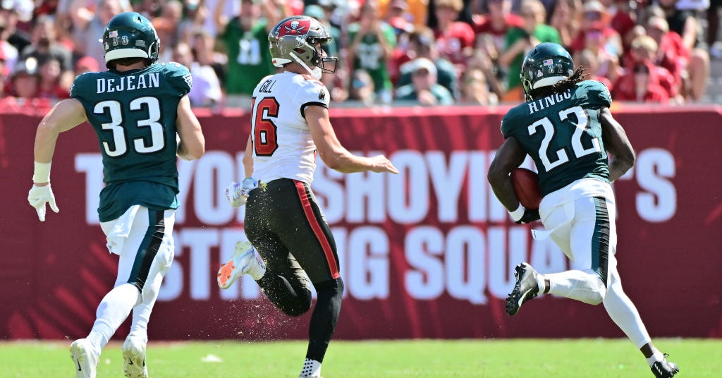 WATCH: Kelee Ringo tightropes the sideline to cap off incredible ...