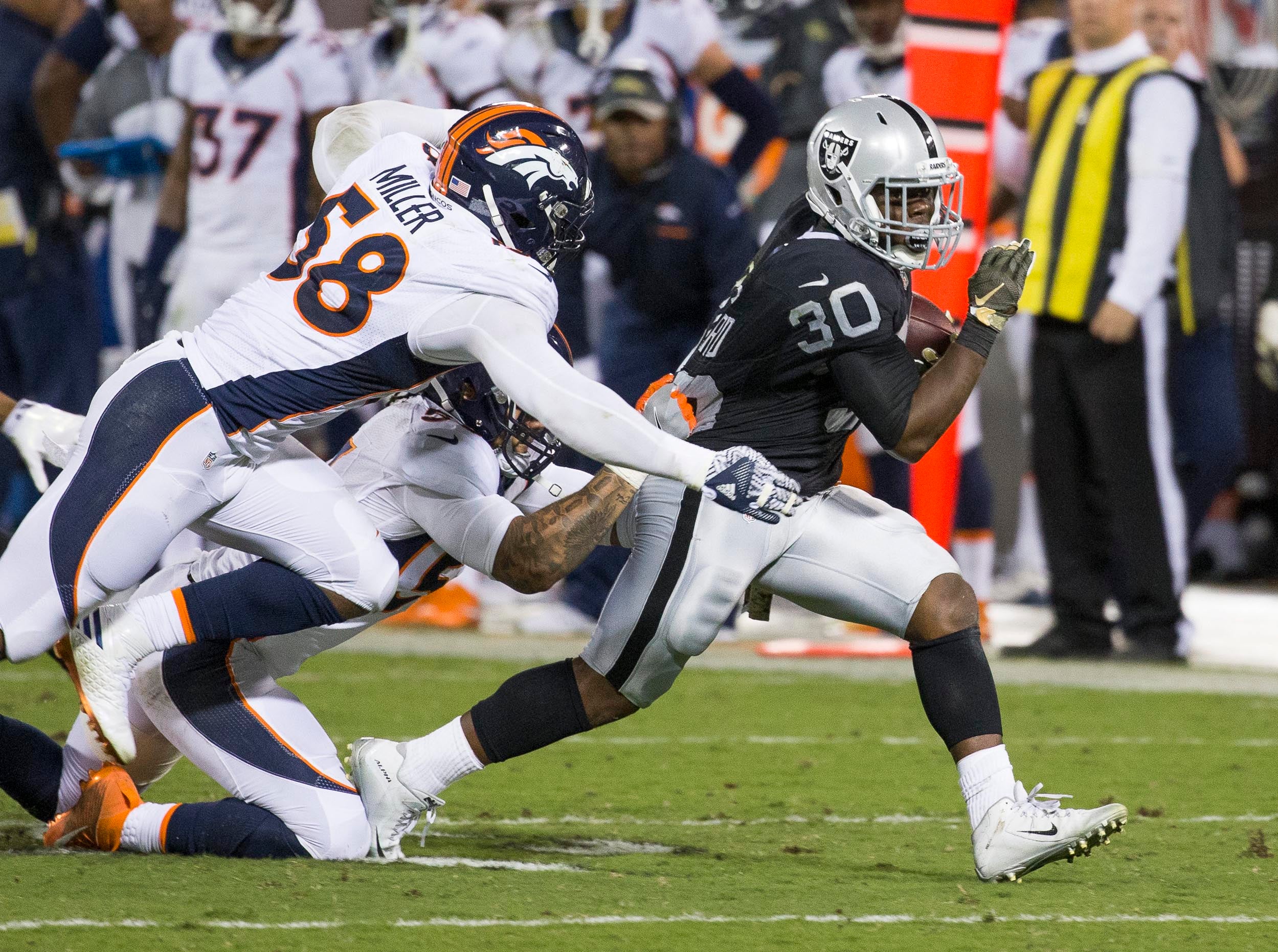 Raiders run past Broncos 30-20 for AFC West lead