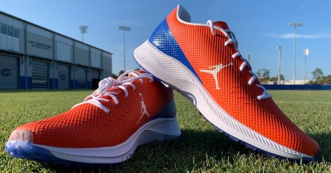 Look: Gators get new Jordan turf shoes as walkthroughs begin