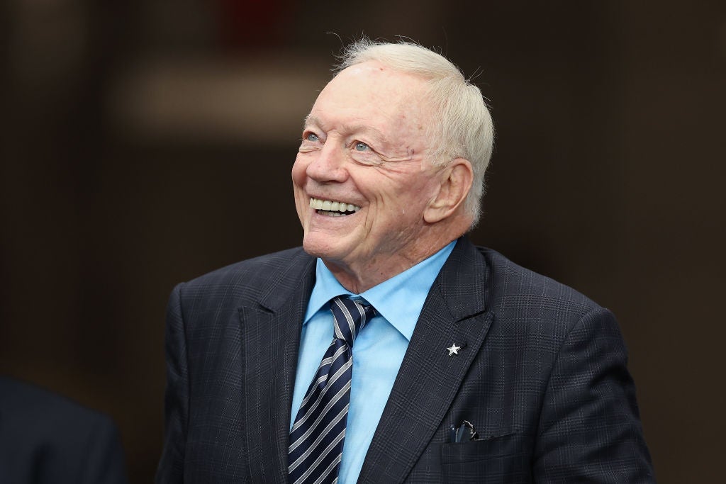 Texas football: Jerry Jones attends Longhorns' Senior Day game ...