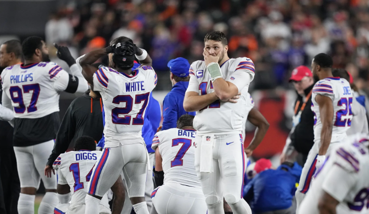 NFL suspends Bengals-Bills game, Damar Hamlin hospitalized after on-field  collapse - The Washington Post