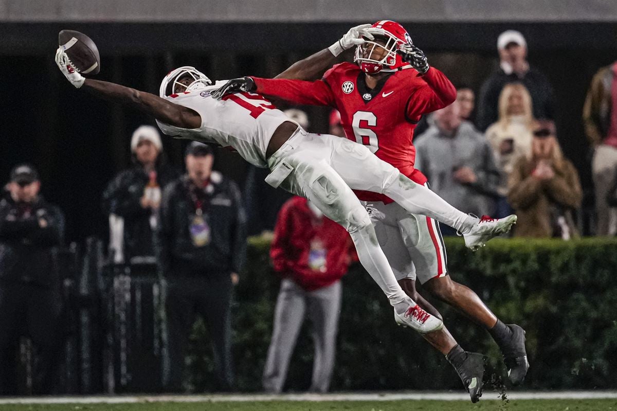 Official Notebook + Highlights | Georgia 52, Ole Miss 17