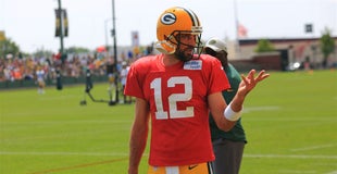 Aaron Rodgers back to working with scout team at camp Aaron Rodgers back to working with scout team at camp