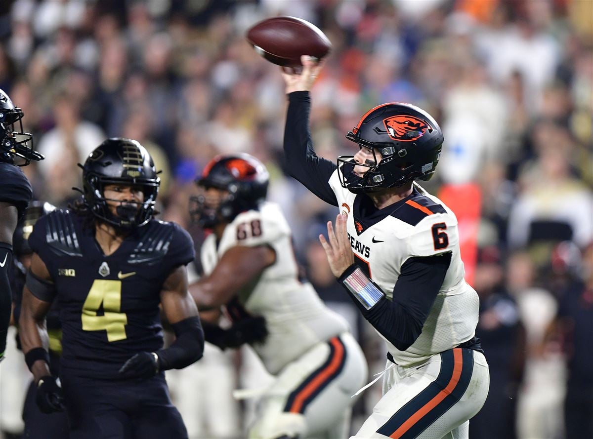 Oregon State's quarterback situation remains unsolved as Beavers prepare for Hawai'i