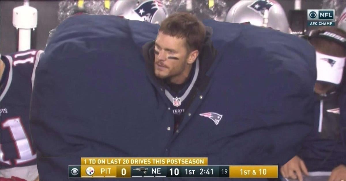 Tom Brady roasted by NFL fans for giant sideline coat