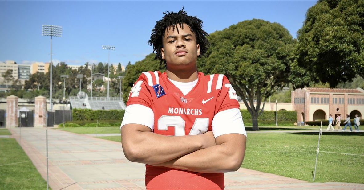 Mater Dei 4-star Shaun Scott being recruited by James Laurinaitis ...