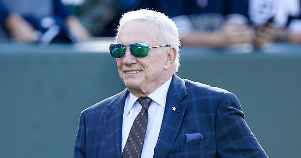 Jerry Jones comments on grandson's starting job at Arkansas