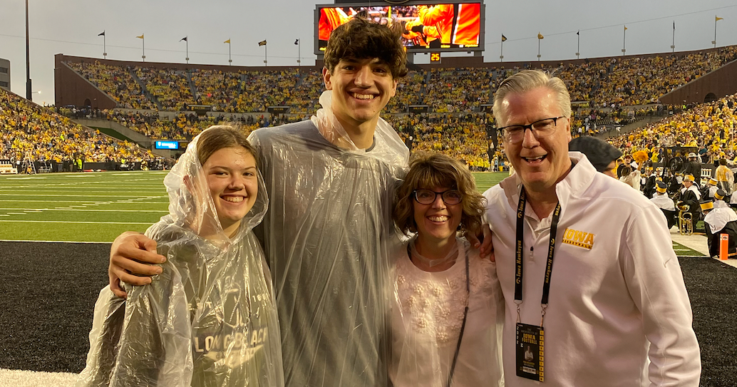 Top150 2024 center Raleigh Burgess visits Iowa "I could see myself there"