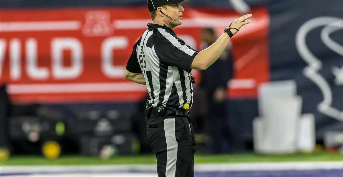 Cleveland betting odds utley quarterback mayfield throws Shawn Hochuli named referee for Titans vs. Packers