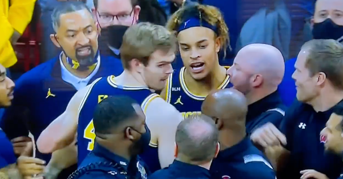 Juwan Howard throws punch in postgame scuffle between Michigan, Wisconsin