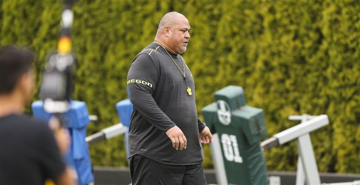 Four Oregon Football assistant coaches sign new contract extensions