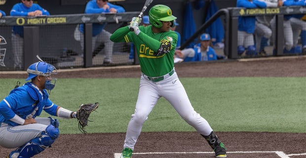 Oregon baseball ends regular season with 15-3 win, series victory