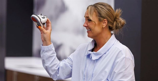 Lady Vols Coach Kim Caldwell to miss Texas game after birth of son