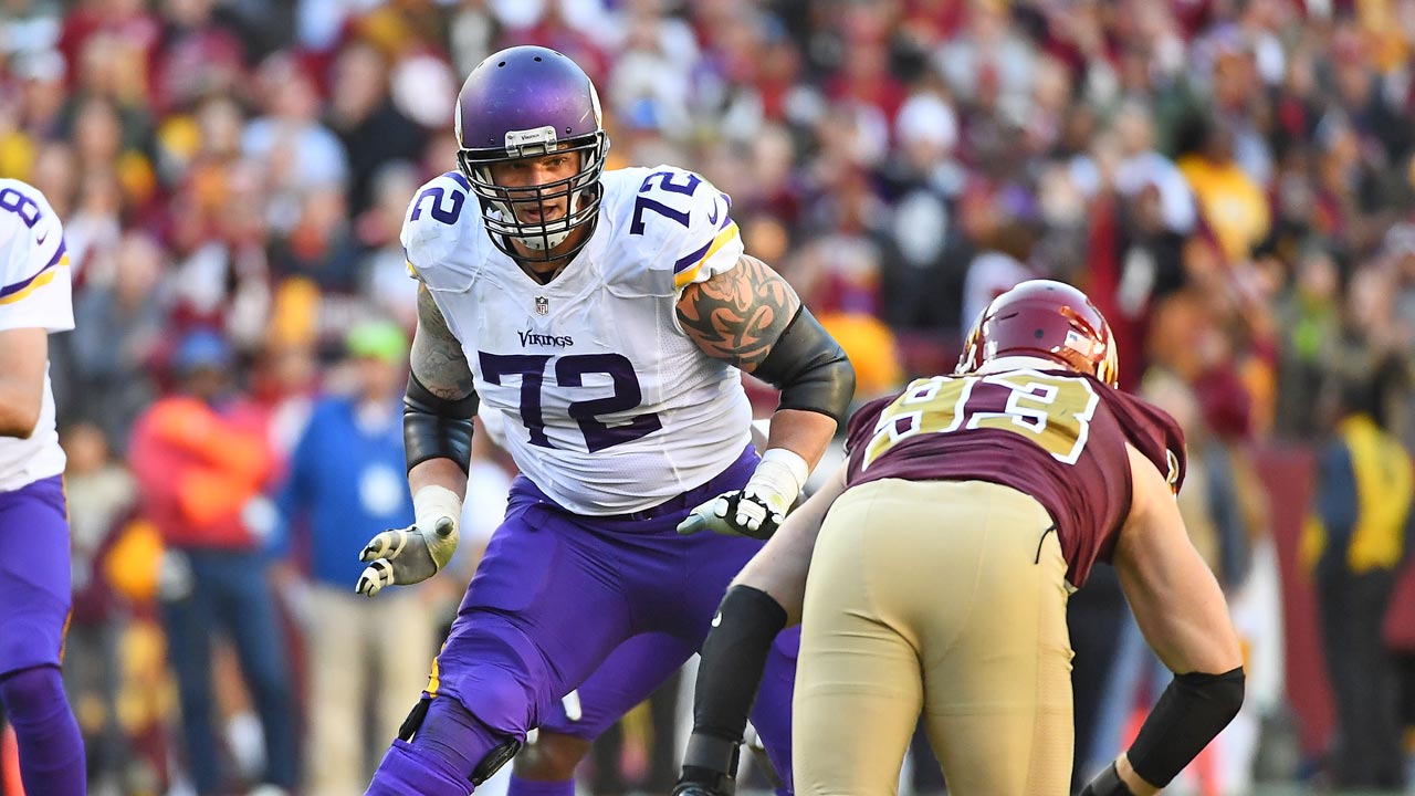 Vikings hit with troubling injury with stud helped off the field