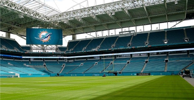 Hard Rock Stadium Fun Facts & Secrets of the Miami Dolphins Stadium -  Thrillist