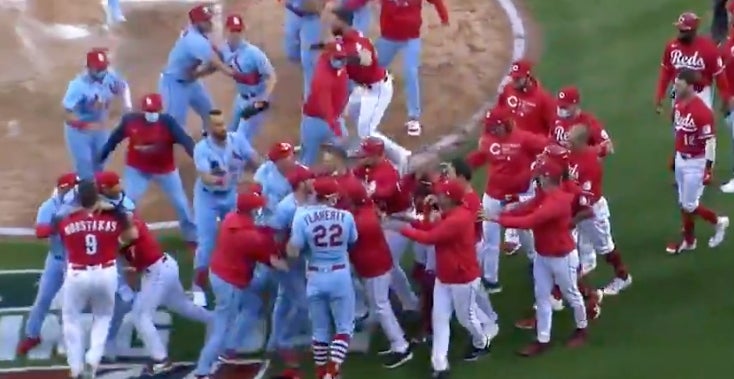 Cardinals-Reds brawl: Benches clear, Nick Castellanos ejected