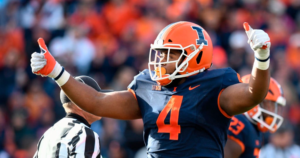 Illini football enters regular-season finale with chance to still win Big Ten West