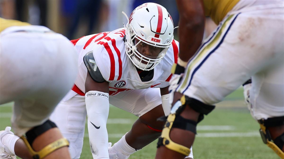 Former Ole Miss DE JJ Hawkins plans to join Colorado's front seven