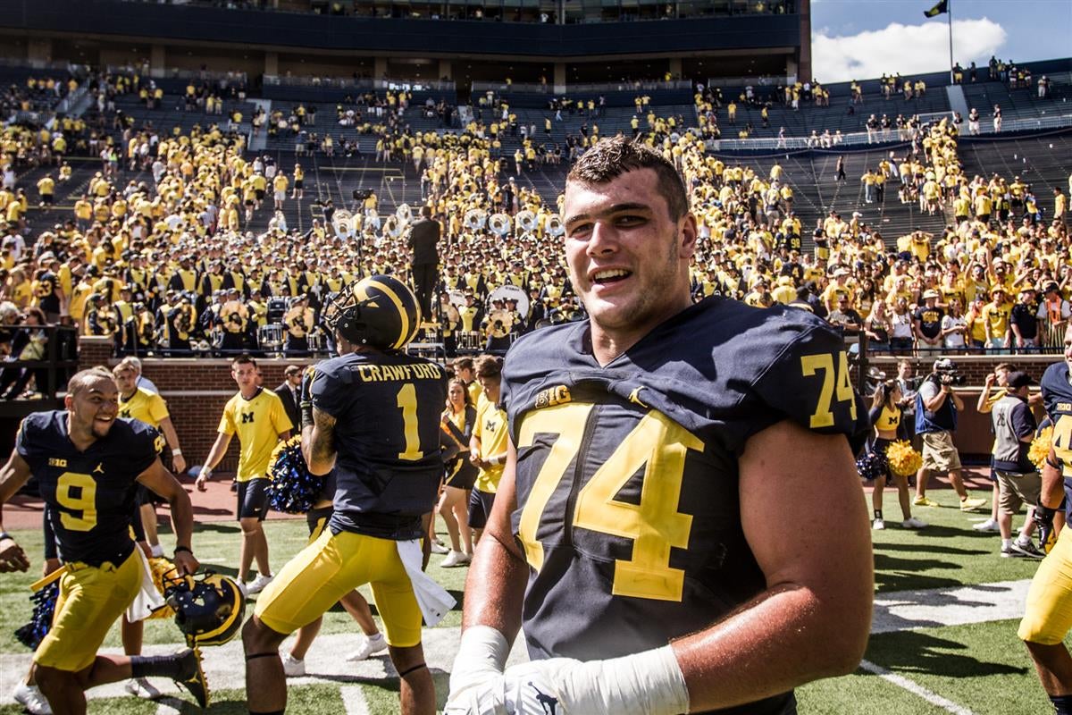 Ben Bredeson - Football - University of Michigan Athletics