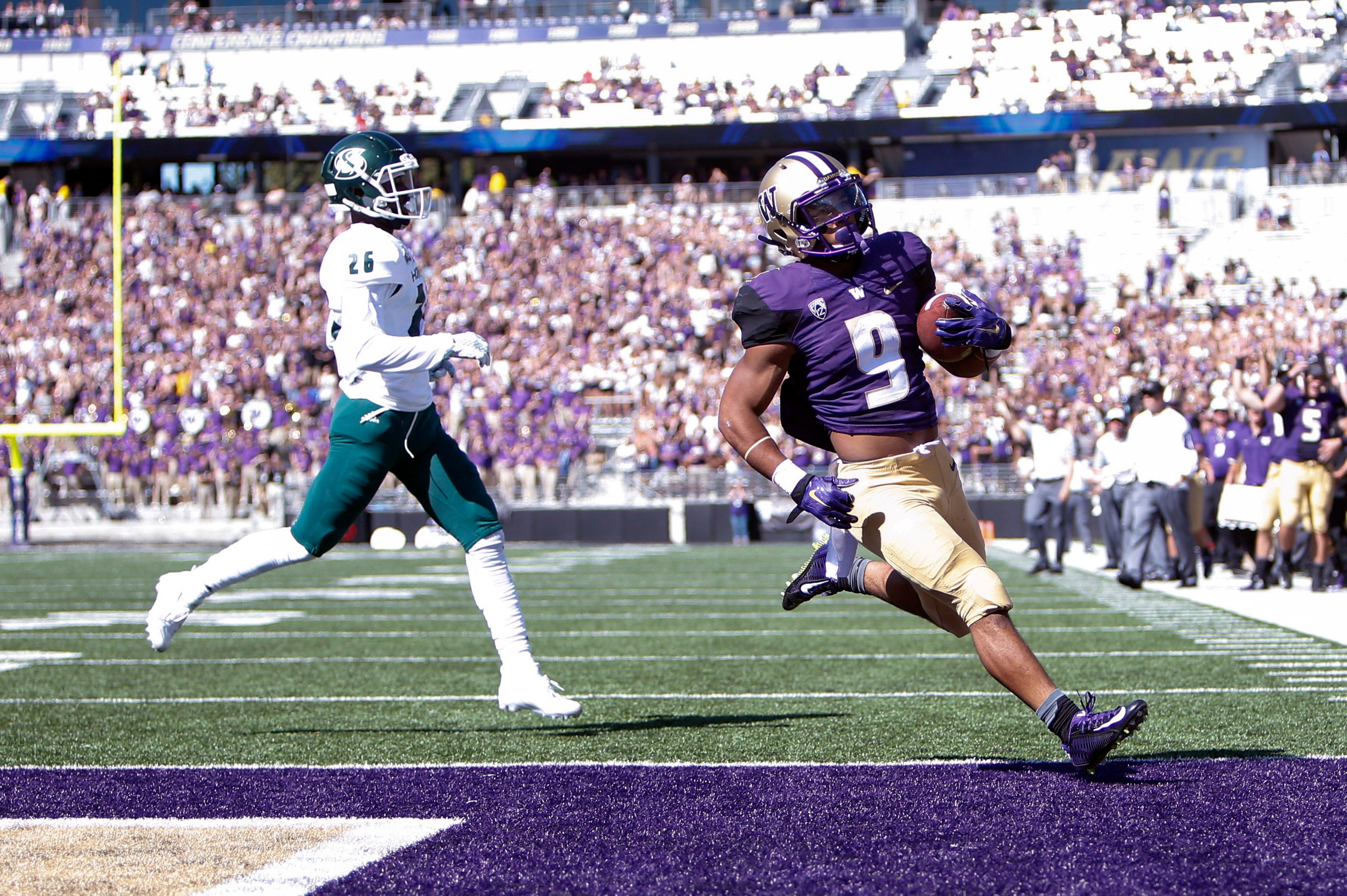 Washington RB Myles Gaskin breaks 1,000 yard mark for Pac-12 record fourth  time - Visit NFL Draft on Sports Illustrated, the latest news coverage,  with rankings for NFL Draft prospects, College Football