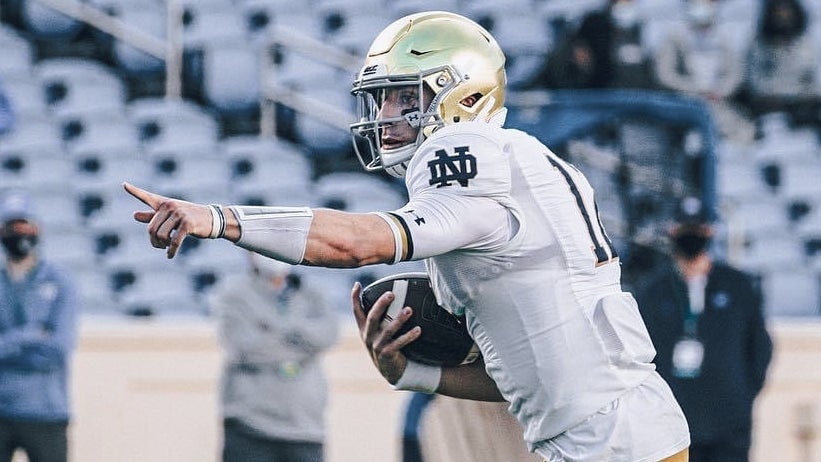 Notre Dame Football: 3 reasons Ian Book should be a Heisman contender