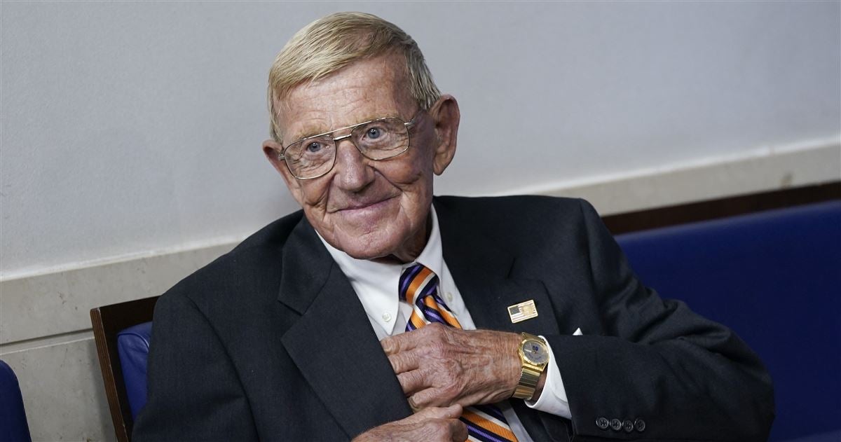 Lou Holtz Stands Behind Ohio State Ryan Day Comments I Felt Notre   12001451 